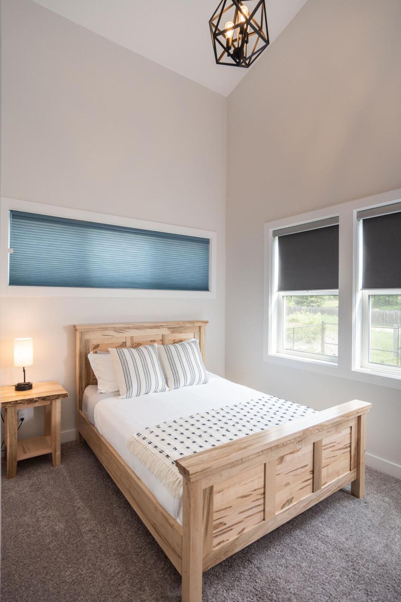 Mountain Dreams - Revelstoke Home Near Rmr ภายนอก รูปภาพ